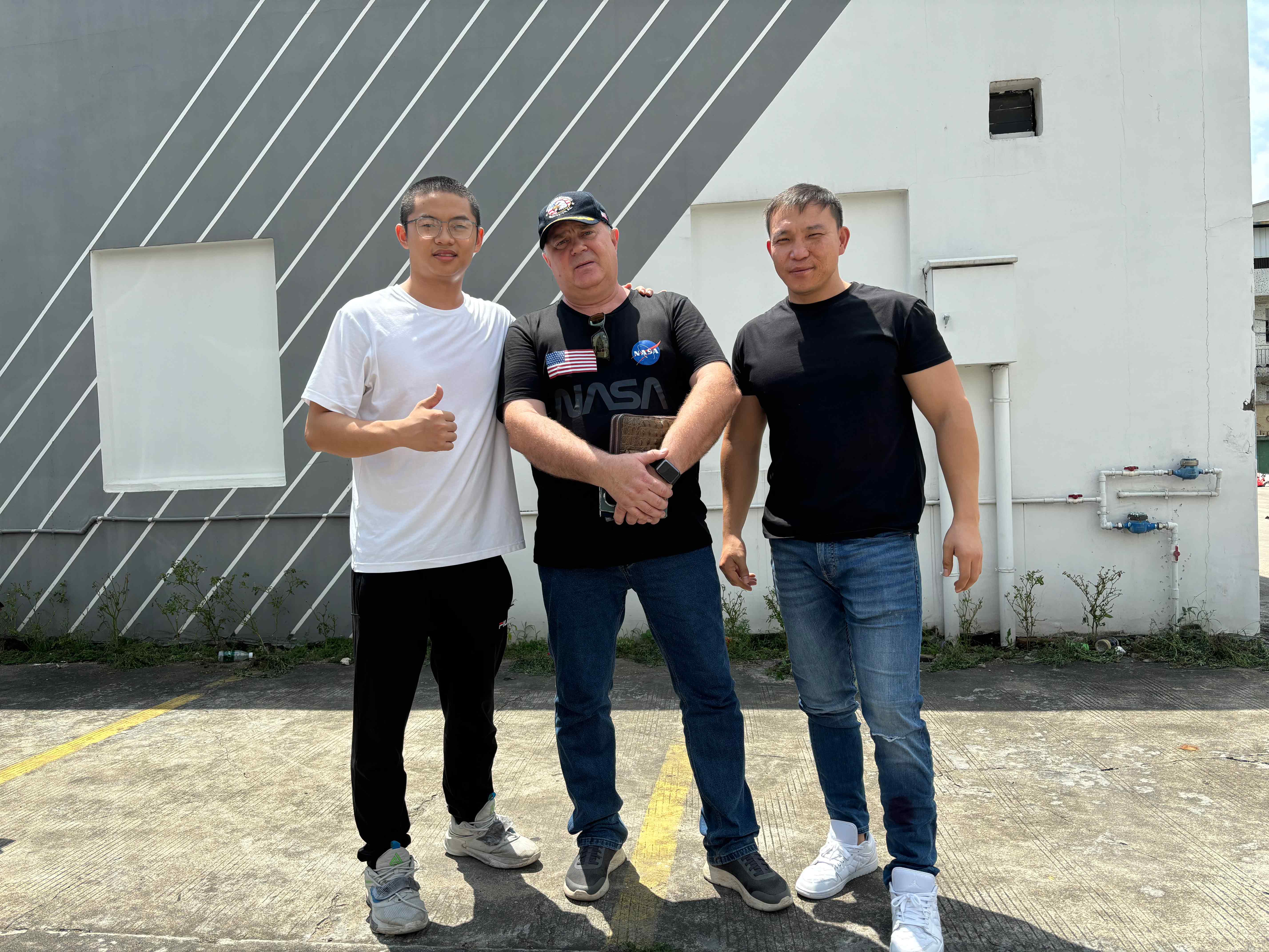 About Us 5 Professional factory inspection in China - ArbinSourcing team verifying production quality for international buyers